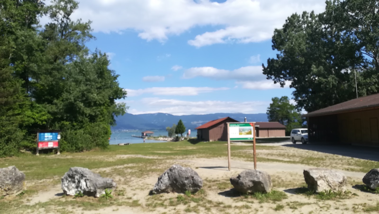 Forel plage'in fotoğrafı vahşi alan