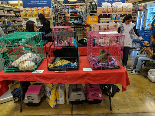 Pet Supply Store «PetSmart», reviews and photos, 745 W Huntington Dr, Monrovia, CA 91016, USA