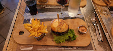 Hamburger du Café et restaurant de grillades Le Ver O Tof à Chassiers - n°5