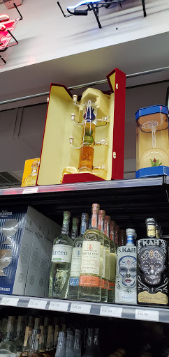 Liquor Store «Bayway World of Liquors», reviews and photos, 639 Bayway, Elizabeth, NJ 07202, USA