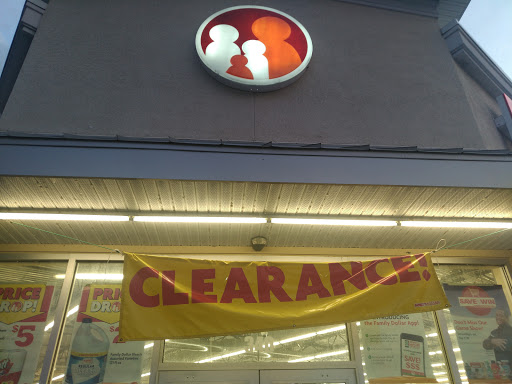 Dollar Store «FAMILY DOLLAR», reviews and photos, 340 Cape Coral Pkwy E, Cape Coral, FL 33904, USA