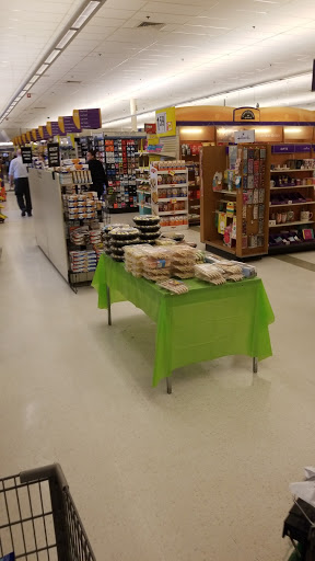 Supermarket «Stop & Shop», reviews and photos, 240 Chase Ave, Waterbury, CT 06704, USA