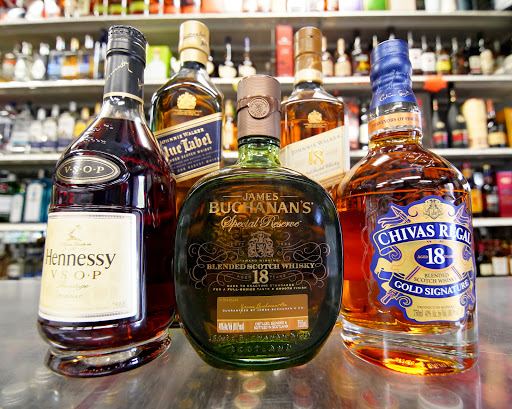 Liquor Store «Hollywood Liquors Inc», reviews and photos, 950 Tremont St, Roxbury Crossing, MA 02120, USA