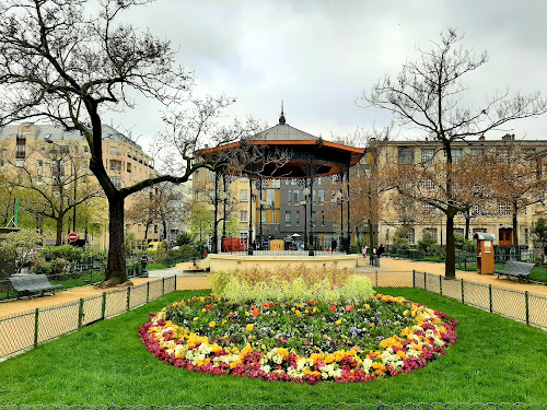 Square Serge Reggiani à Paris