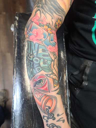 Tattoo Shop «West Coast Tattoo Parlor», reviews and photos, 5597 S Rainbow Blvd #120, Las Vegas, NV 89118, USA