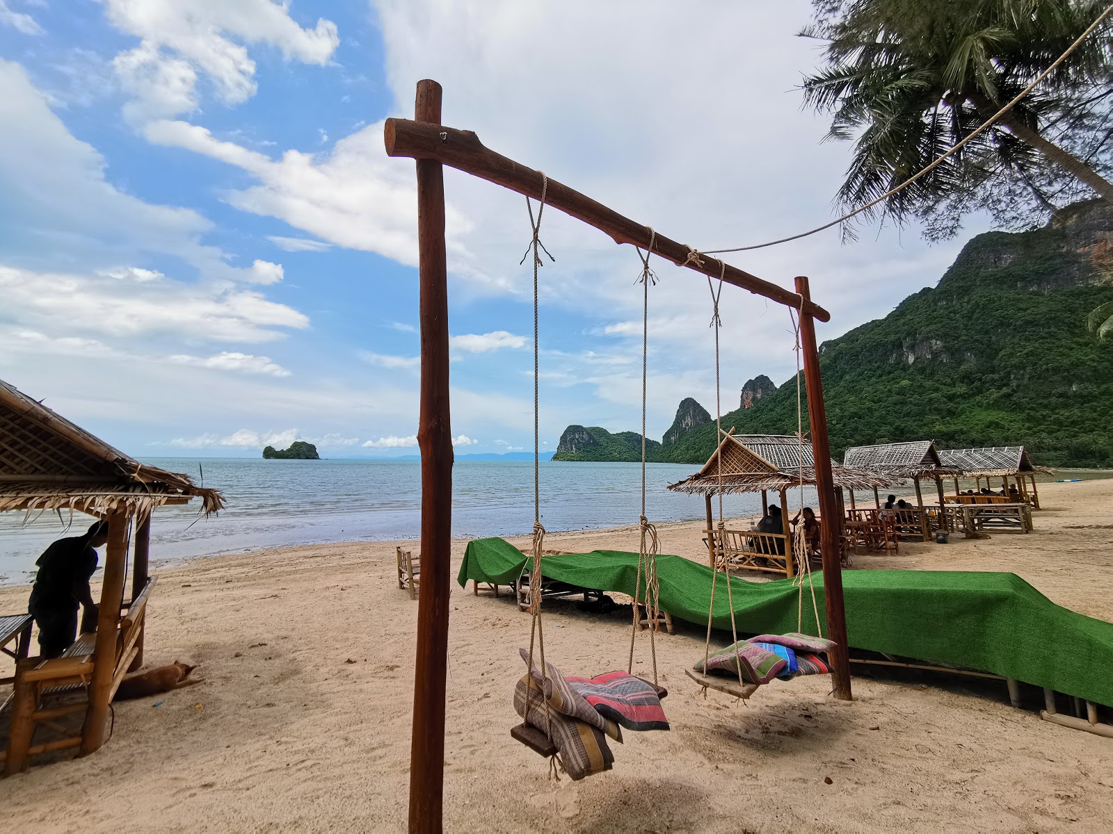 Foto af Nangkham Beach med høj niveau af renlighed