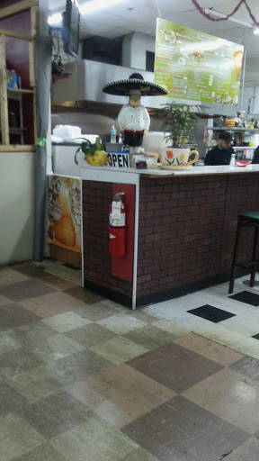 Flea Market «Fox Valley Flea Market», reviews and photos, 840 N State St, Elgin, IL 60123, USA