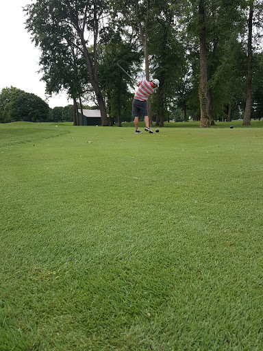 Golf Course «Shadowood Golf Course», reviews and photos, 333 N Sandy Creek Dr, Seymour, IN 47274, USA