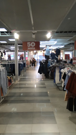 Stores to buy dresses Valparaiso