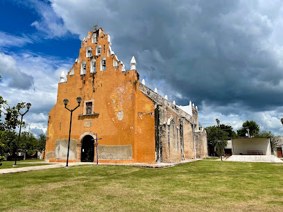 Iglesia De Santiago Apostol