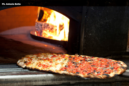 LUniversità della Pizza | Pizza a metro da Gigino in Vico Equense, Città Metropolitana di Napoli