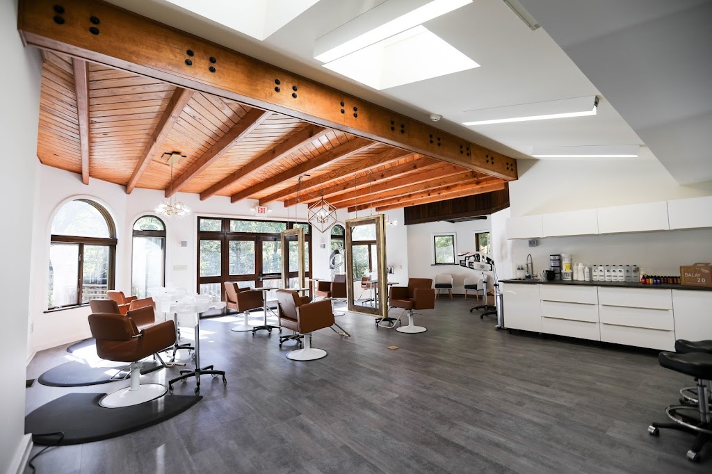 Salon Gratitude Inc 18938