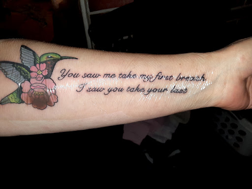 Tattoo Shop «Looking Glass Tattoo & Gallery», reviews and photos, 2110 SW Brandywine Ln #140, Topeka, KS 66604, USA