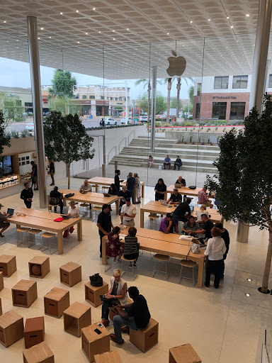 Computer Store «Apple Biltmore», reviews and photos, 2502 E Camelback Rd, Phoenix, AZ 85016, USA
