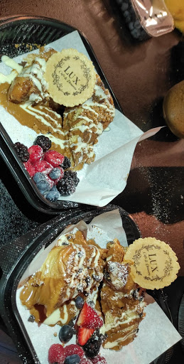 Lux Café & Desserts