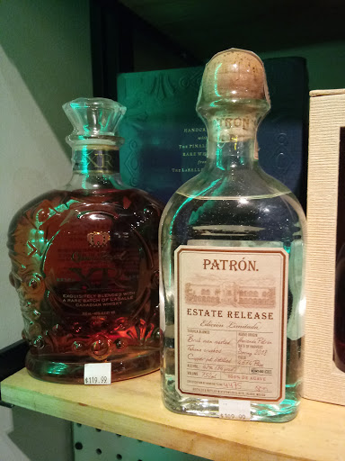 Liquor Store «S&R Wine & Liquors», reviews and photos, 1015 18th St NW, Washington, DC 20036, USA