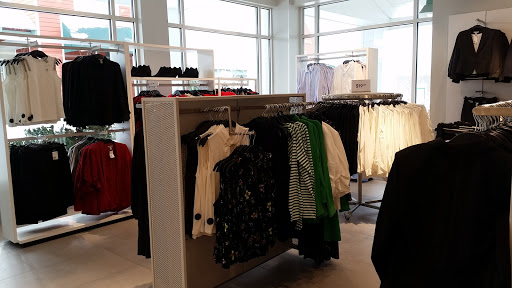 Outlet Mall «Tanger Outlet Westbrook», reviews and photos, 314 Flat Rock Pl, Westbrook, CT 06498, USA