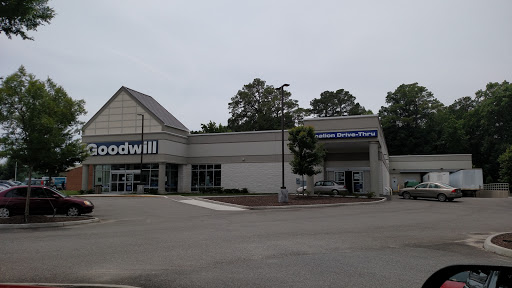 Thrift Store «Goodwill Warwick Retail Store», reviews and photos, 11061 Warwick Blvd, Newport News, VA 23601, USA