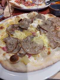 Salami du Pizzeria La Tour de Pizze à La Ferté-Bernard - n°2