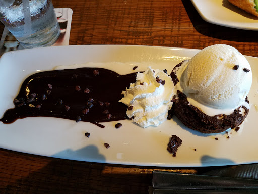 Shopping Mall «Beach Walk Shopping Center», reviews and photos, 437 Hwy 101, Solana Beach, CA 92075, USA