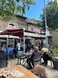 Atmosphère du Restaurant Un Coin D´Italie Epicerie à Camaret-sur-Aigues - n°1