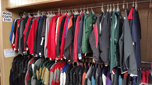 Sporting Goods Store «Dumonts Sporting Goods Inc», reviews and photos, 1003 McKinley Ave NW, Canton, OH 44703, USA