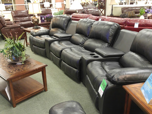 Furniture Store «Raymour & Flanigan Furniture and Mattress Store», reviews and photos, 895 E Gate Blvd, Garden City, NY 11530, USA