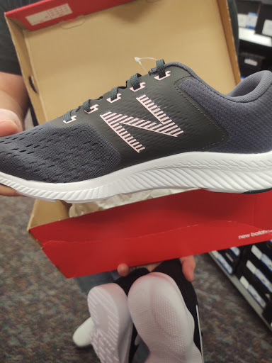 Shoe Store «Shoe Carnival», reviews and photos, 466 Pinnacle Pkwy, Bristol, TN 37620, USA