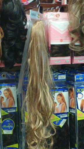 Beauty Supply Store «Mid-K Beauty Supply», reviews and photos, 5408 NE M L King Blvd, Portland, OR 97211, USA