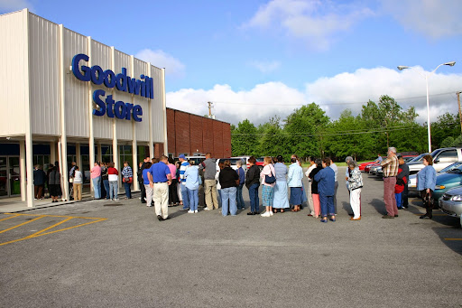 Goodwill Store, 1911 E Wabash St, Frankfort, IN 46041, USA, 