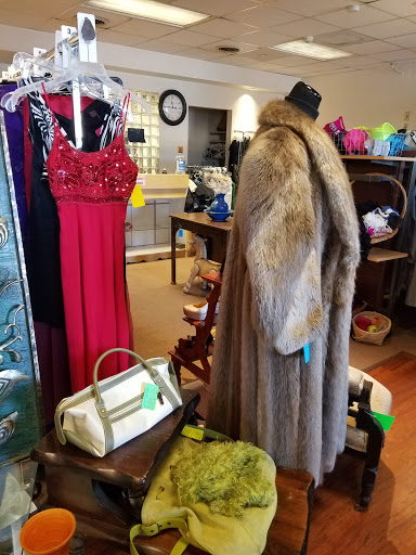 Consignment Shop «Brand Used Thrift And Consignment Shop», reviews and photos, 157 Dolson Ave, Middletown, NY 10940, USA