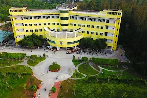 Trà Vinh University image