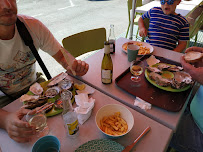 Plats et boissons du Bar-restaurant à huîtres Huitres et moules Jean-Luc Tonneau à Le Vivier-sur-Mer - n°18