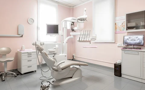 Studio Dentistico Fornaciari image