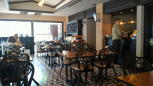 Limonh2O Cafe Bistro