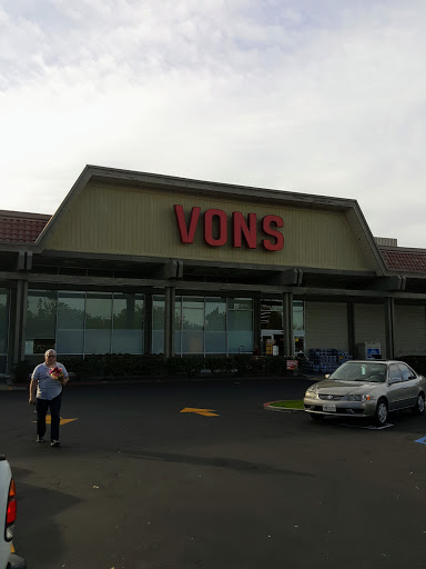 Grocery Store «Vons», reviews and photos, 777 S Glendora Ave, West Covina, CA 91790, USA