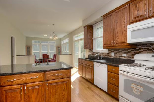 Paint Store «Calumet Paint & Wallpaper Inc. - Blue Island», reviews and photos, 12120 S Western Ave, Blue Island, IL 60406, USA