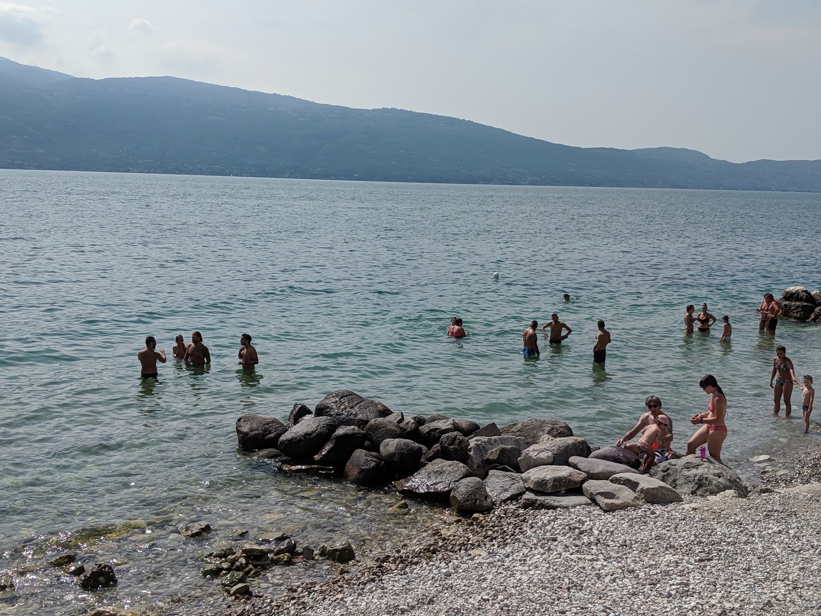 Φωτογραφία του Spiaggia di Via Fontanella με ευθεία ακτή