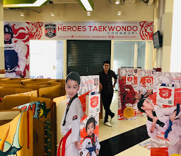 Heroes Taekwondo เดอะฮีโร่เทควันโดตึกคอมชลบุรี photo