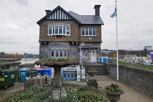 Shannon Rowing Club image