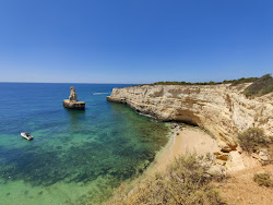 Photo de Praia da Morena avec petite baie