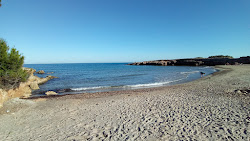 Foto di Cala Sant Jordi con molto pulita livello di pulizia