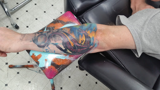 Tattoo Shop «Mystic Addiction Tattoos», reviews and photos, 818 N Kansas Ave, Topeka, KS 66608, USA