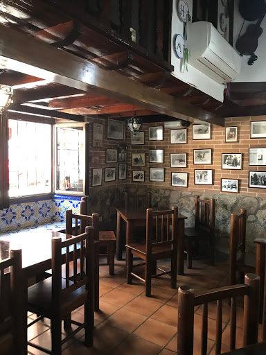 Bar Restaurante Victoria - C. Playa del Chanquete, 87, 29017 Málaga