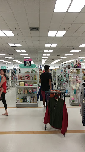 Department Store «Marshalls», reviews and photos, 2115 9th St N, Naples, FL 34102, USA