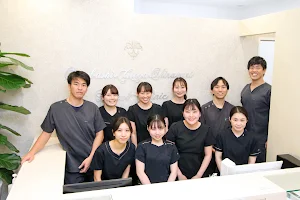 Shinbashiginzashirayuri Dental Clinic image