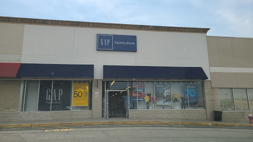 Clothing Store «Gap Outlet», reviews and photos, 3149 John F. Kennedy Blvd, North Bergen, NJ 07047, USA