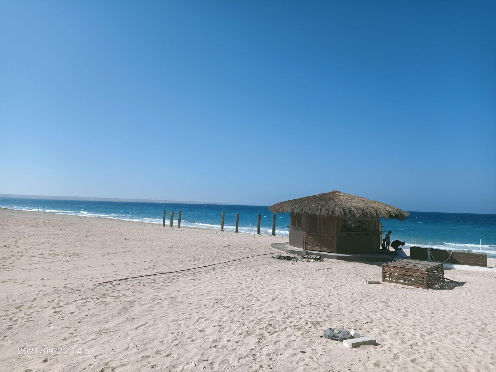 Valokuva Al Rawan Resort Beachista. sisältäen tilava ranta