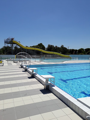 Piscine d'été à Matha