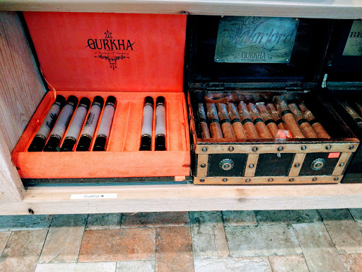 Tobacco Shop «Tundra Smoke Shop», reviews and photos, 2719 S Oneida St, Green Bay, WI 54304, USA